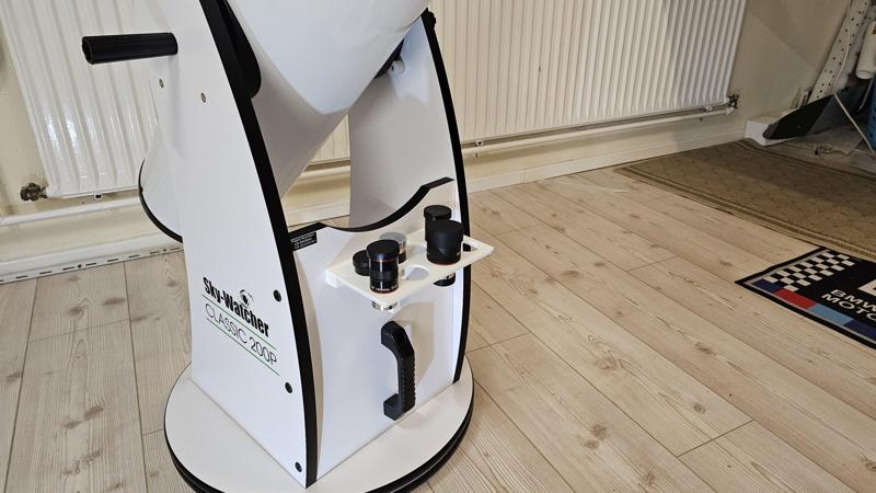 Foldable dobsonian telescope lens tray.