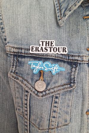 TAYLOR SWIFT PIN TAYLOR SWIFT PIN BADGE