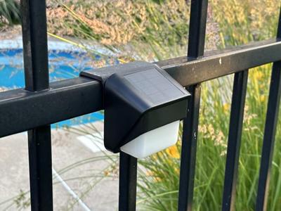 Fence light bracke