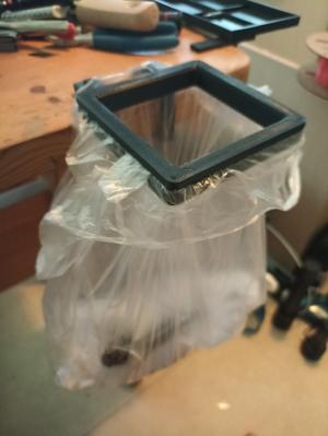 Tableside trashbag