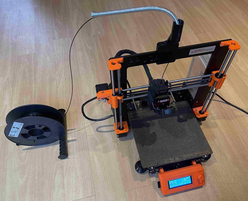 Spring filament guide