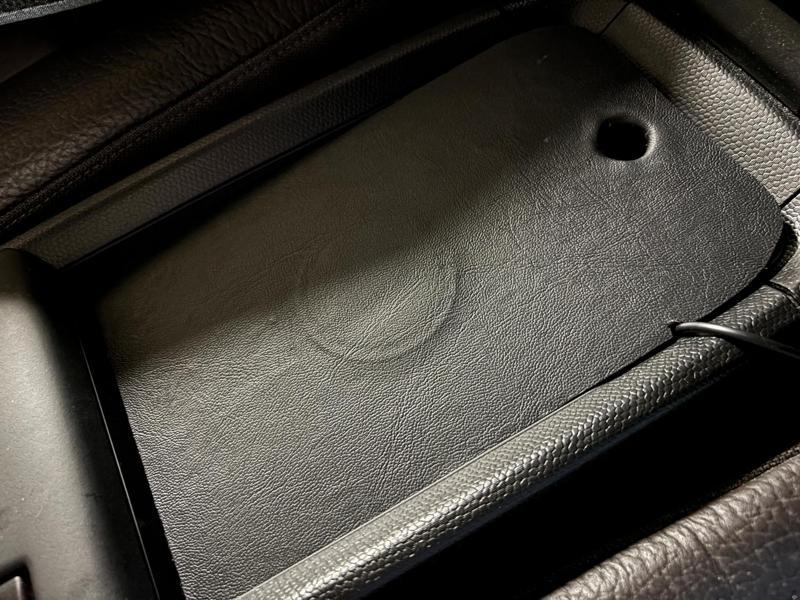 BMW i3 centre console cover w/ MagSafe