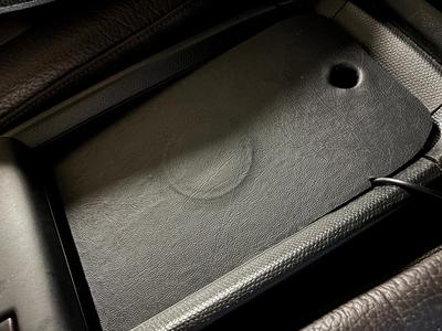 BMW i3 centre console cover w/ MagSafe