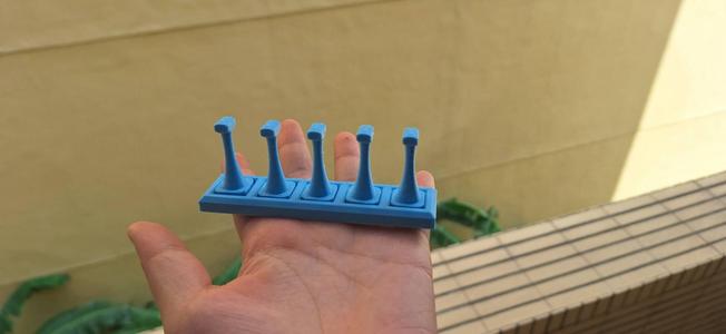 Accommodates magnet nail holder & base