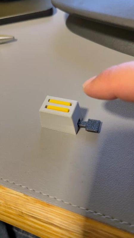 Dollhouse Accessories - Toaster with Toast Slices