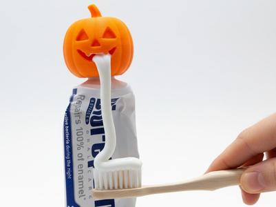 Halloween Toothpaste Cap – The Puking Pumpkin