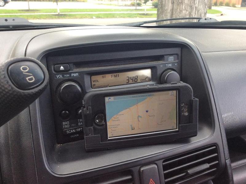 Car holder iPhone 5S with Lifeproof Cover (2004 CRV)