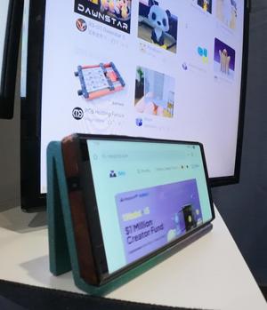 Simple Landscape Phone Stand
