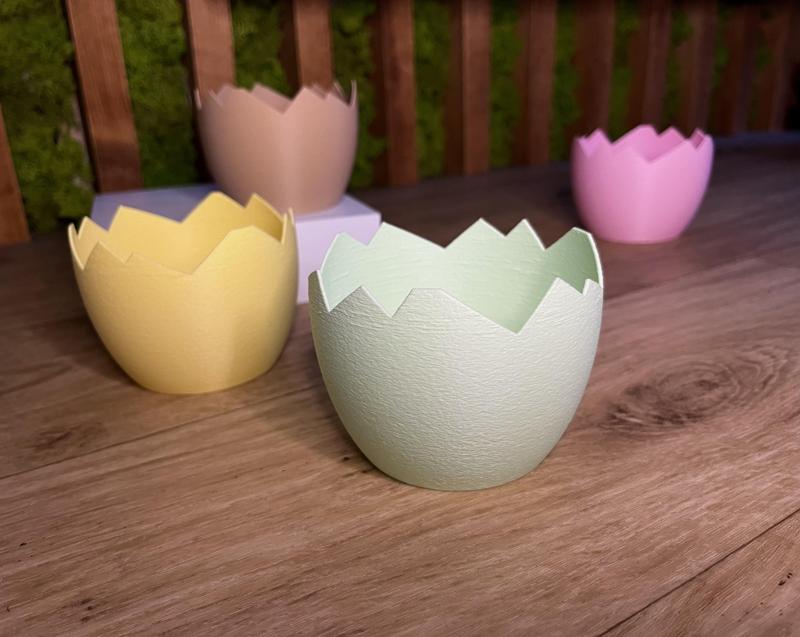 Easter flowerpot / Easter bowl -  Broken eggshell