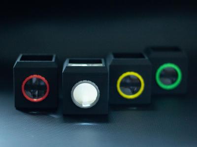 Waist-level viewfinder Easy to assemble