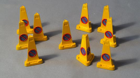 1/14 scale no parking cones
