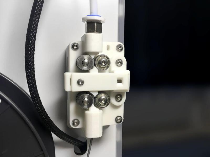 B2D Extruder - Strong and Silent Bowden Extruder