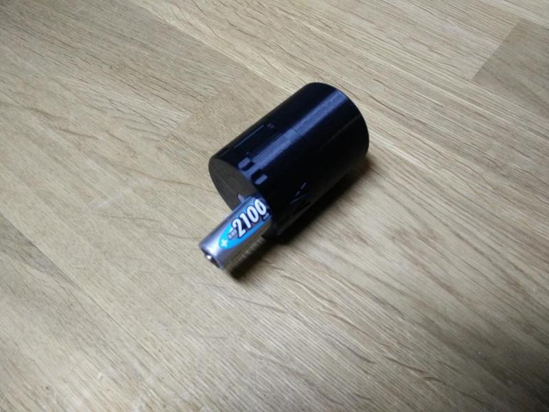 AA Battery Holder (lockable) for Rechargeables