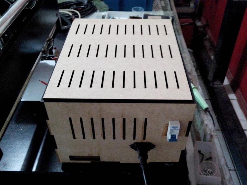 Caixa para eletrônica de CNCs / Fonte Linear