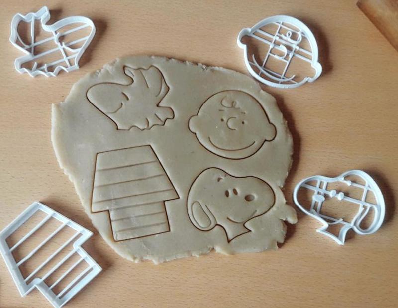 x4 Snoopy characters cookie cutter charly brown woodstock Schulz