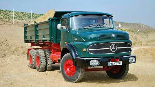 Mercedes-Benz 2220
