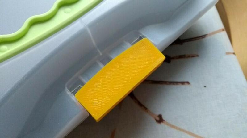 Lid/handle for Zenker sheet cake baking tray with transport hood