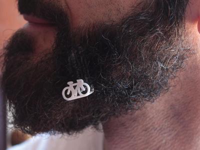 Bike for beard - lateral wearing