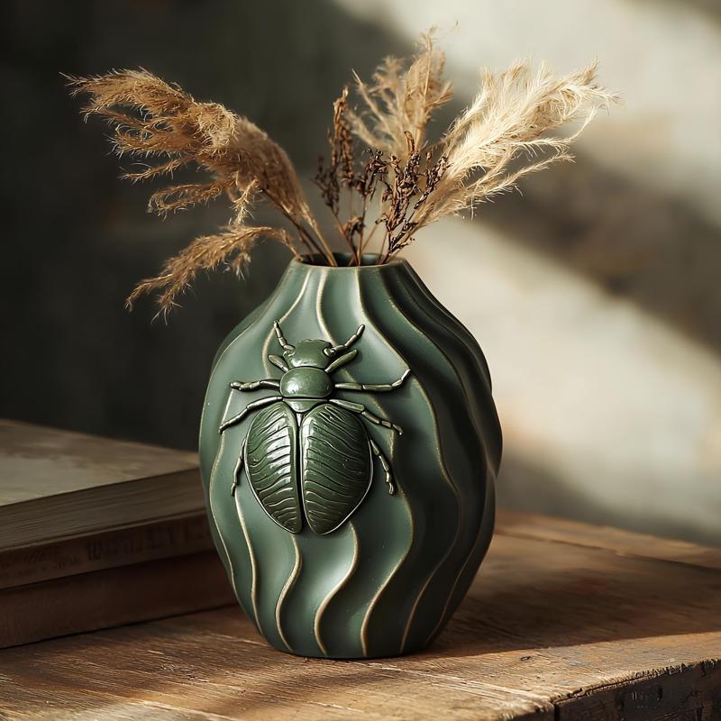 Scarab Veins Vase – Sculptural Vase with Beetle Relief and Organic Texture
