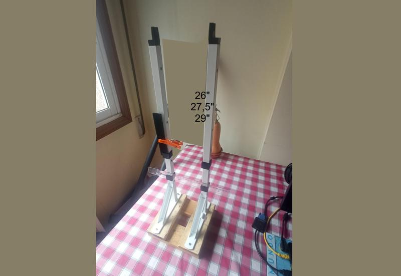 Homemade bicycle wheel centering device