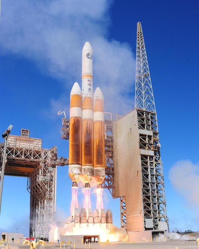 Delta IV Heavy