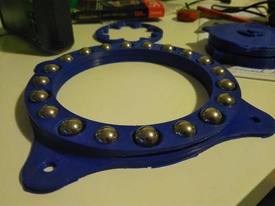 Turntable thrust bearing for 13mm steel balls