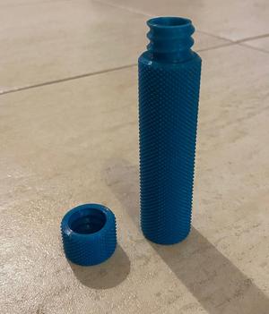 Cylinder with lid to store joints and others.