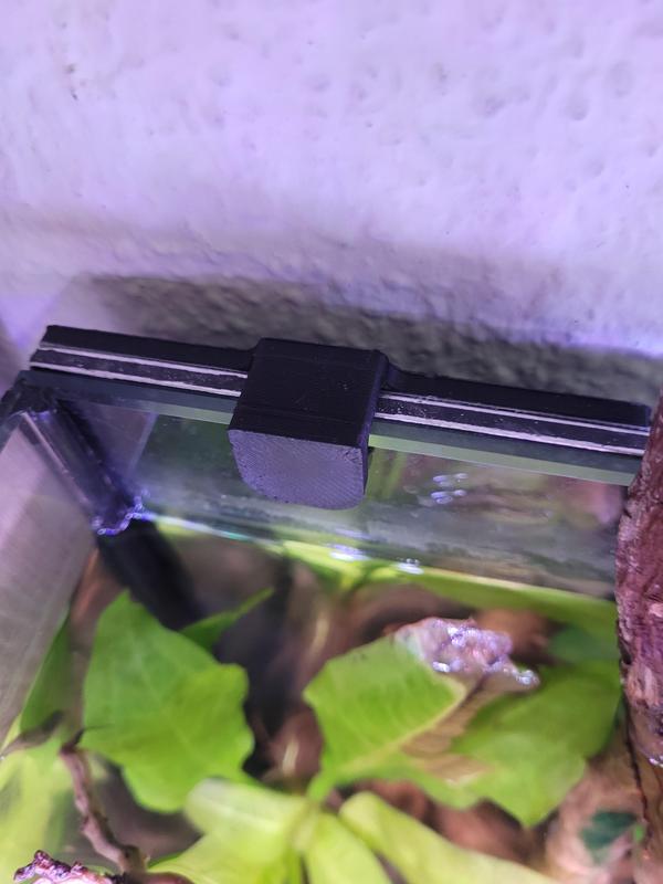 Hitch/Hook for Aquarium Background