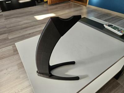 Simple headphone stand