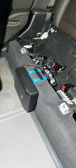 BMW i3 JBL Basspro Nano mount.