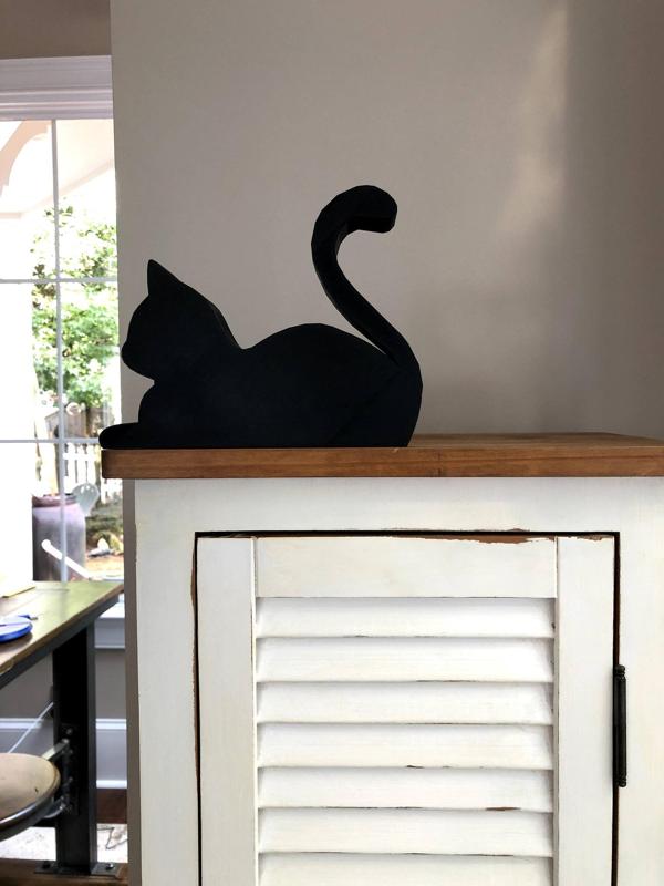 Cat phone or tablet stand