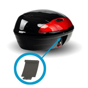 Háček zamykacího mechanismu pro motokufr onpira