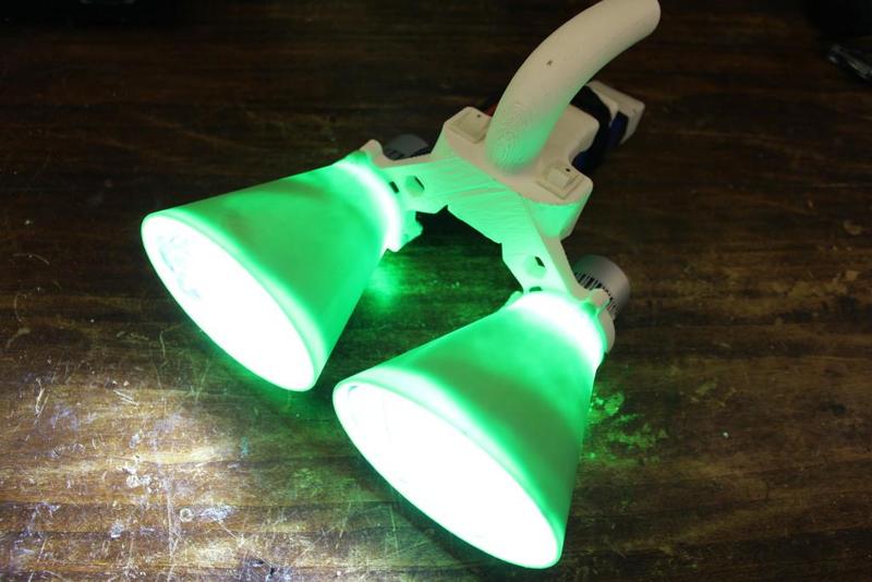 DAZZLING TORCH - Car headlight torch