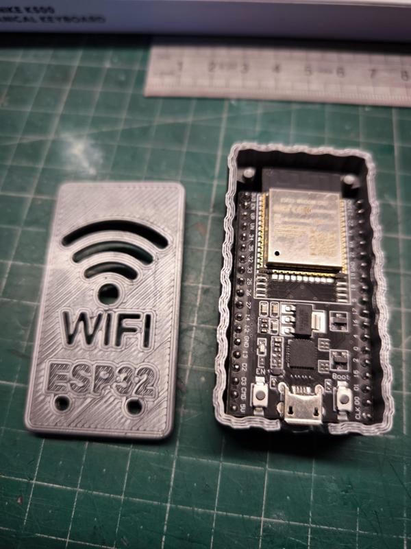 Caja para ESP32 WROOM 32D