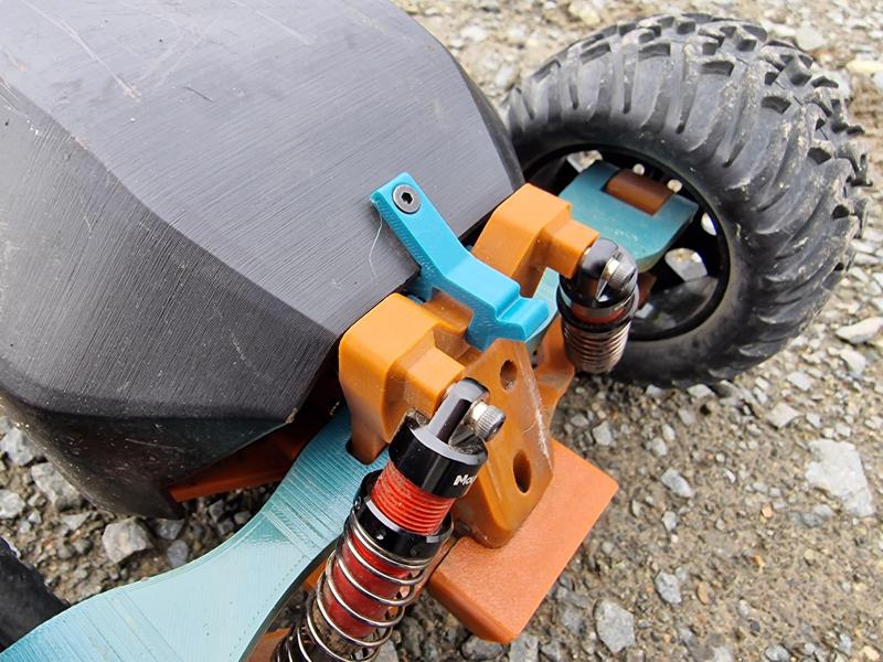 Back body clip magnet Robak 2