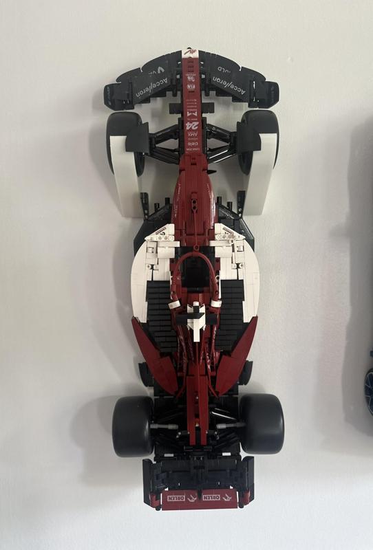 CaDa AlfaRomeo F1 wall mount