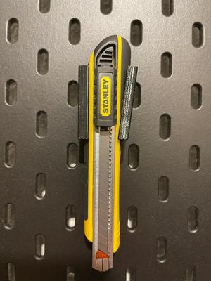Skadis T-Nut mount for Stanley Fatmax snap-off knife in 9mm