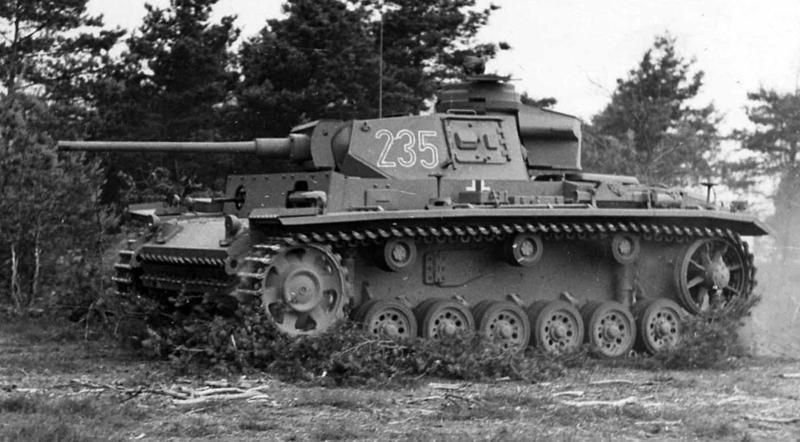 Panzer III ausf L code 235 of the 2nd SS Panzer Division Das Reich