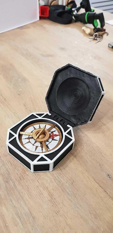 Pirates of the Caribbean Jack Sparrow Magnetic Spinning Compass