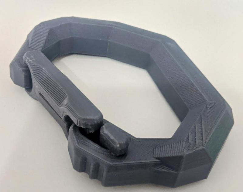 Heavy duty carabiner