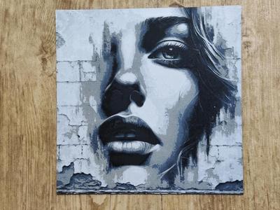 Face woman - hueforge