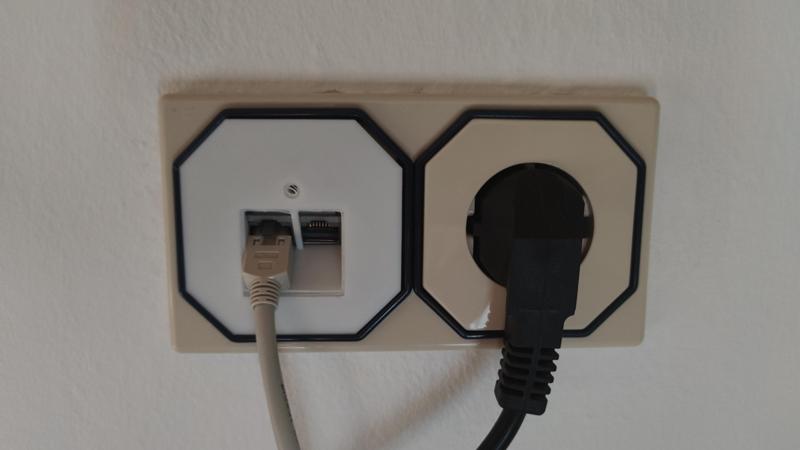 Merten OctoColor Zentrallplatte Netzwerkanschluss