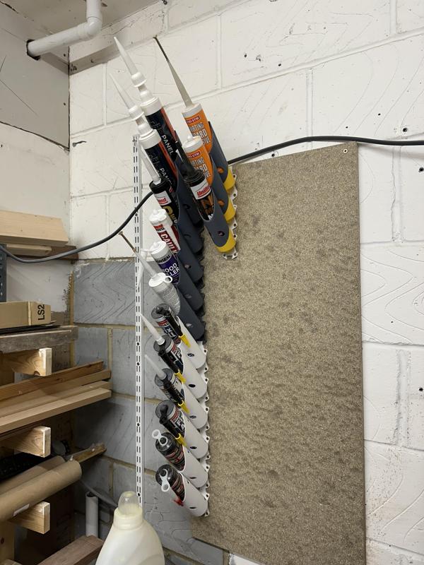 Sealant cartridge holder