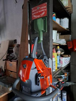 Chainsaw wall mount