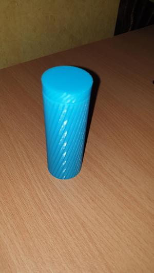 KNURLED CONTAINER 1
