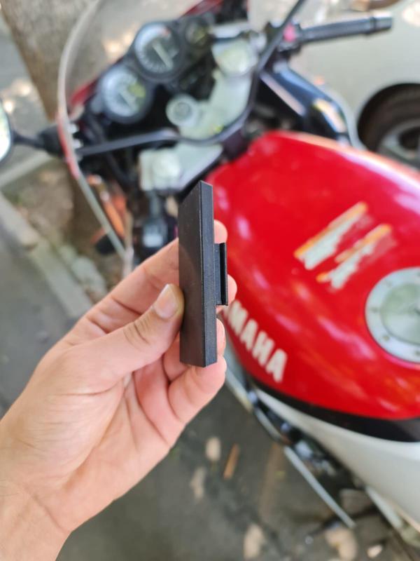 Yamaha Fzr front caliper cap