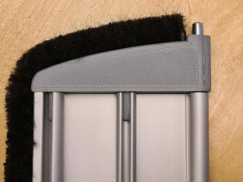 Kinnarps cable port spare holder