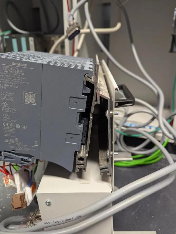 S7-1500 Rail on S7-300 Mount - SPS Siemens   