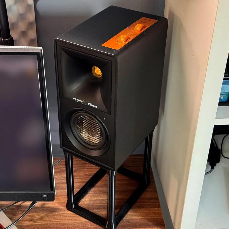 Speaker Stands for Active Speakers / Lautsprecher Standfüße für Aktivboxen   
