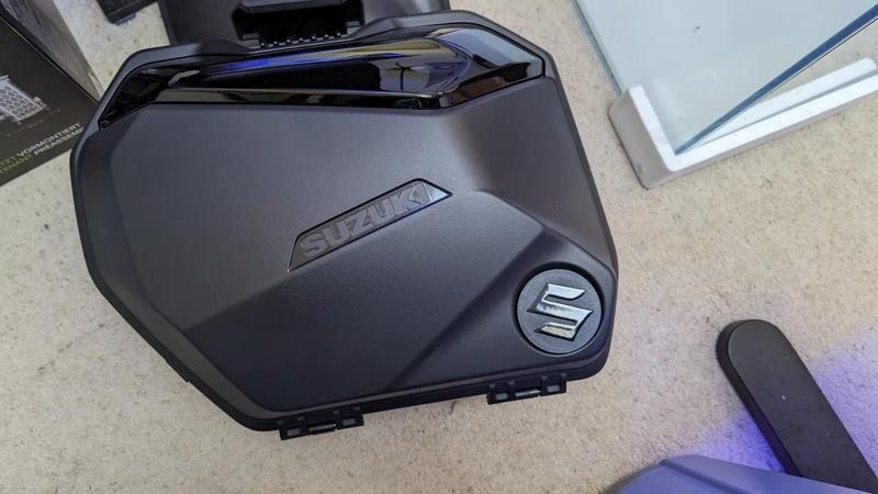 Suzuki GSX-S 1000 GT/GX Pannier reflector delete   